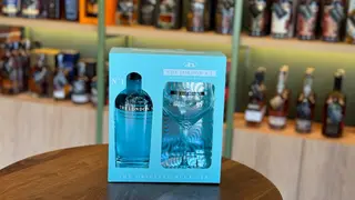 Gin G.B The London N1 With Glass