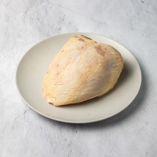 Sveže pileće grudi sa koskom 1kg