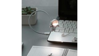 USB სადენი ასტრონავტი