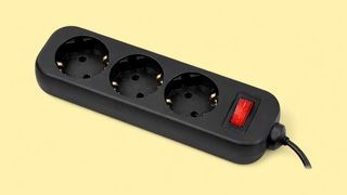 Defender  Power switch  3x   1.8m  დენის დამაგრძელებელი