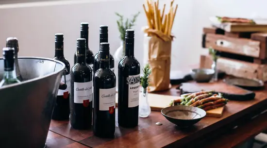 Barber & Whisky Shop