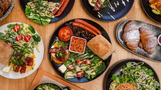 Drukarnia Skład Wina & Chleba - Śniadania