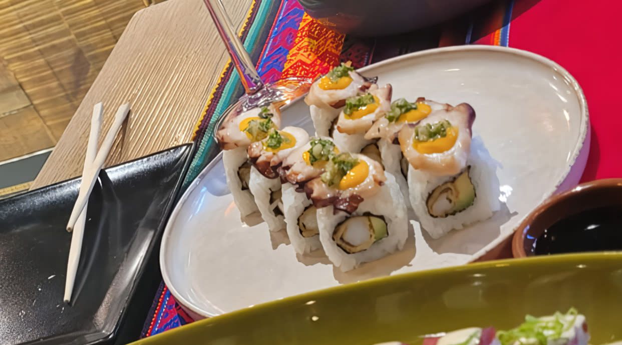 Awki Nikkei Restaurante Peruano