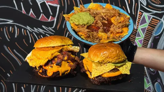 Valhalla Grill Burger Capuchinos