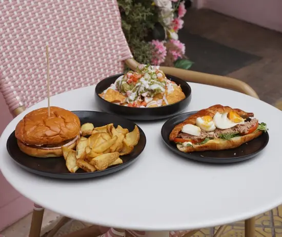 Flamingo Brunch & Food