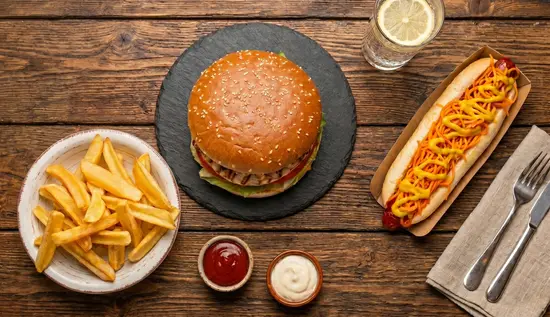 RED LION & BURGER