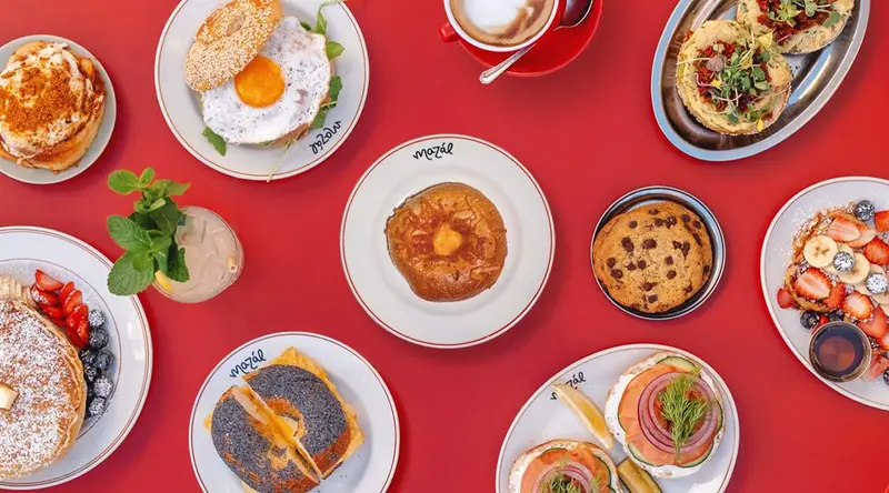 Mazál Bagels & Café
