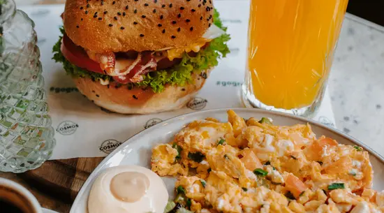 Śniadania Cosmos Greek Food & Coffee