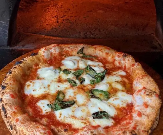 Matteo Carfora Pizzeria Napoletana