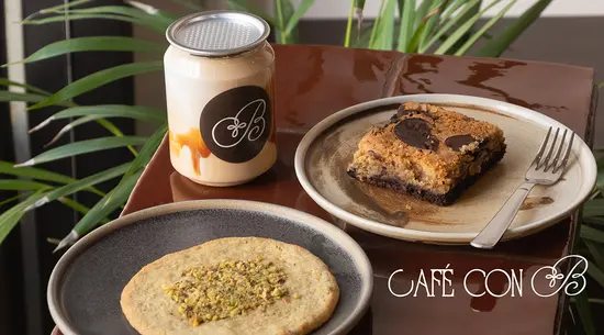 Café con B