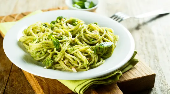 Il gufo e la coccinella a pranzo