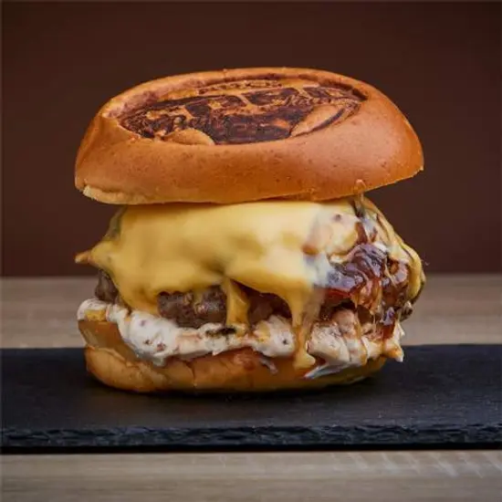 Toro Burger Lounge