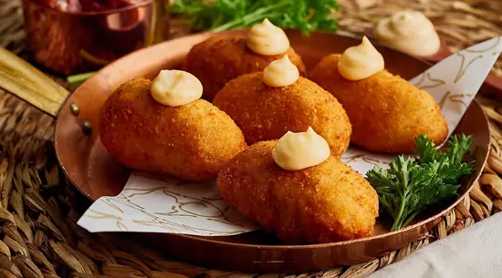 Restaurante Club Nàutic / Mira Vós