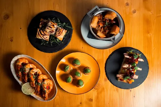 Sanleti Tapas & Vinhos