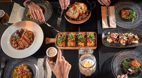 Jaime III Food & Drinks