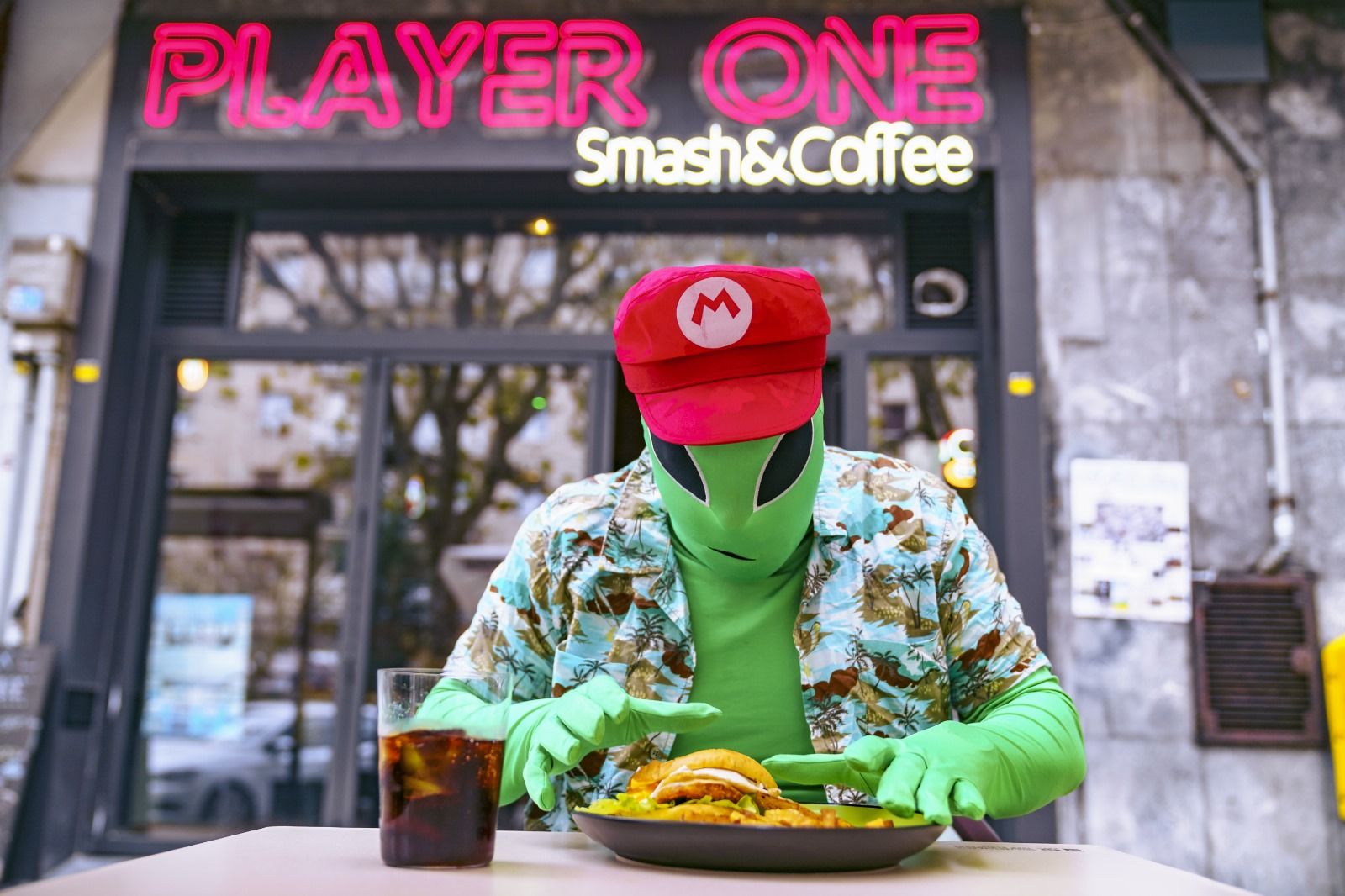 Player One Smash & Hot Dog