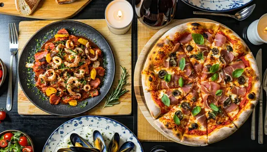 Ziggy Cocktails & Food