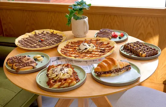 Eiffel Confeitaria Creparia