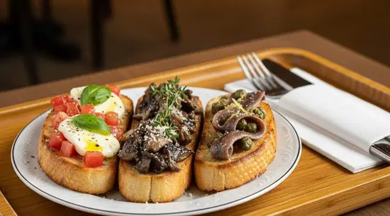 Azzurro Apero Caffe - Entebbe Kitooro