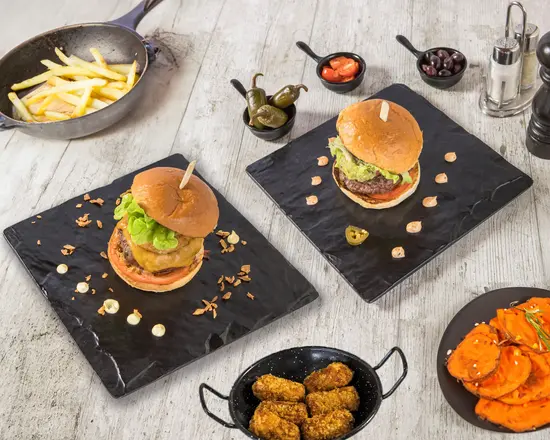 Madre Burger Lab & Smash Burger - Plaza Patines