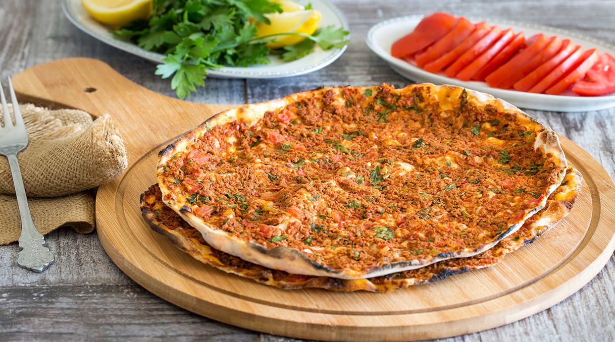 Lahmacun Pizza