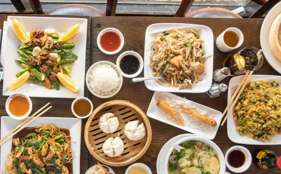 Himalaya Sushi, Asian food & Locals
