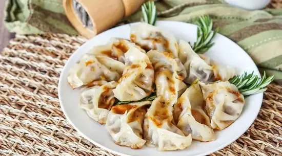 Domashnia kukhnia u diadka Fedora / Домашня кухня у дядька Федора