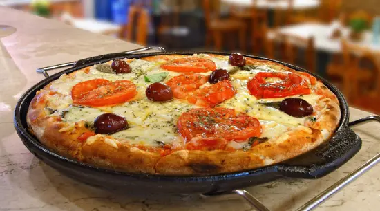 Fabrica Pizzy Pasichna / Фабрика Піци Пасічна