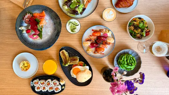 POP Brunch & Sushi