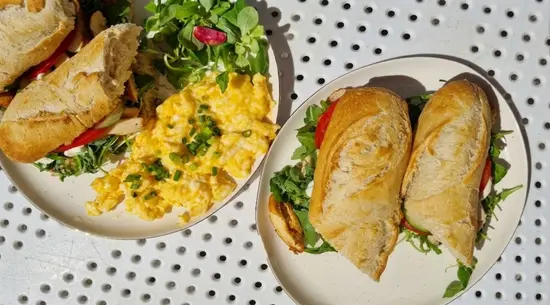 Fotelove Cafe & Bistro