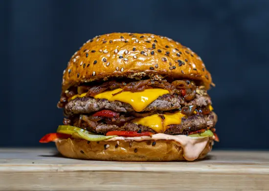 Lucio's Burger and Pizza