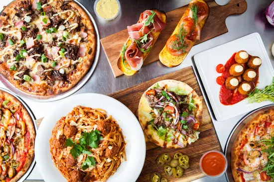 Ristorante e Pizzeria The Village Food & Drink