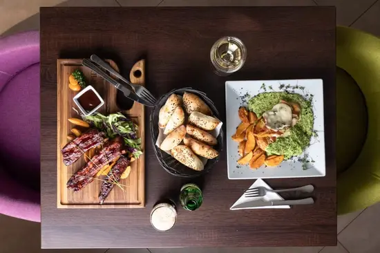 Juliet Bar & Restaurant