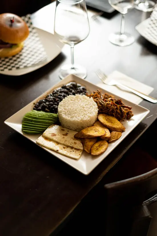 ASADOR BAR SABOR Y SAZÓN