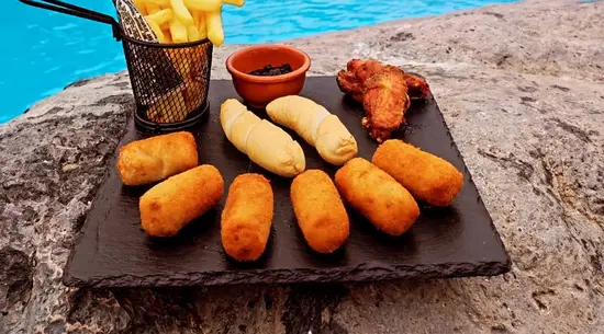 Pool Bar Tapas Capitan