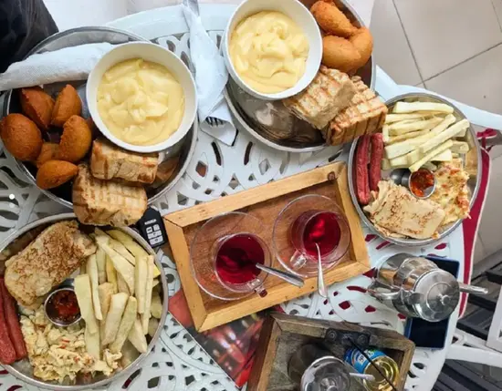 Akara Café