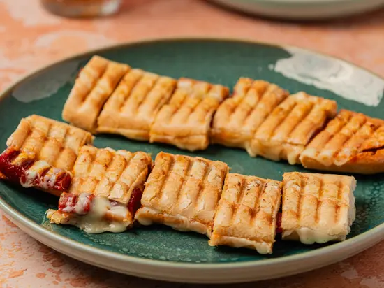 To Go Foods & Drinks