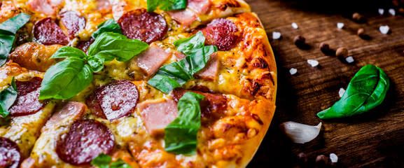 Farm House Pizzeria Menzah 5