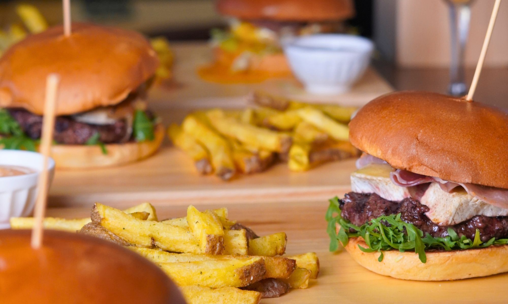 STREET BURG