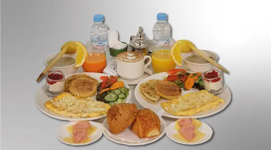 Café Nezonya Breakfast