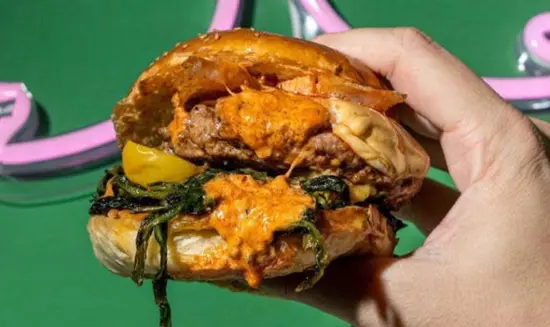 Strada Burger Gourmet