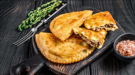 Ресторація справжніх чебуреків budu CheBöREK