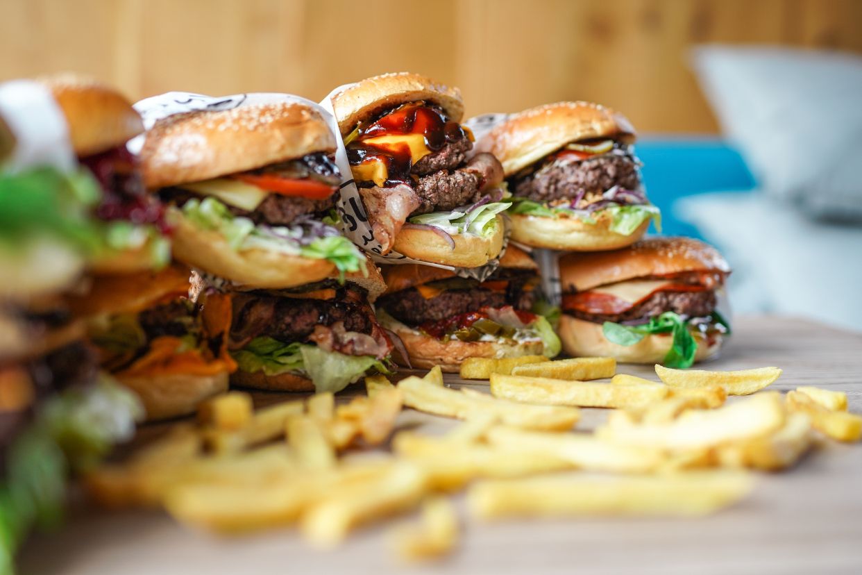 SurfBurger by Night