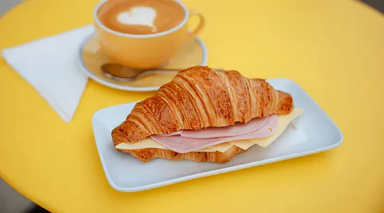 EL KAPRICHO BISTRÓ BAR