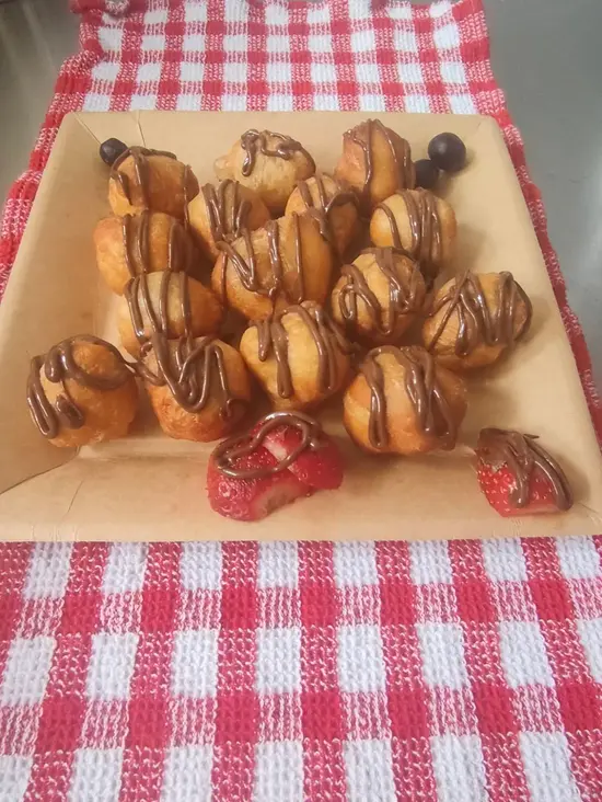 Мекици и лангуш
