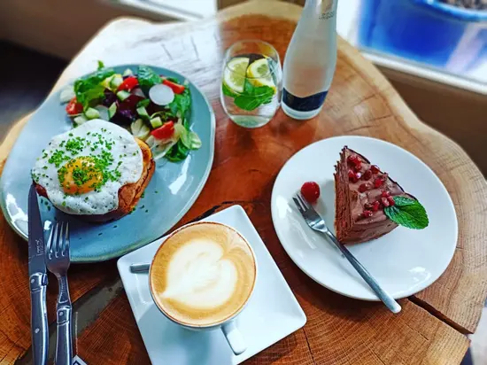 The BlueBerry Resto & Bar