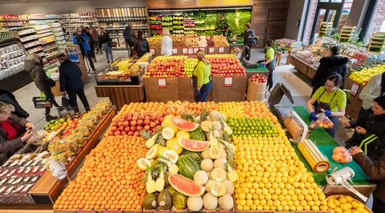 Crvena jabuka market