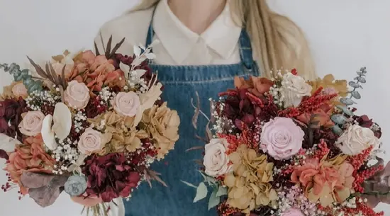 Mucho Más Que Flores
