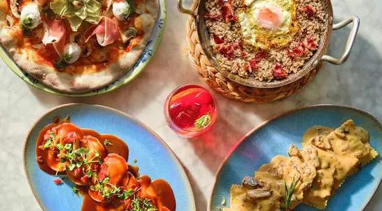 La Mafia Se Sienta a La Mesa