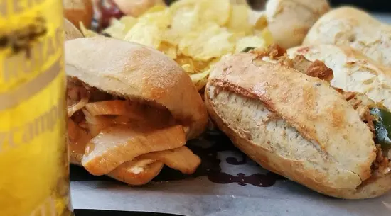 Mercado 100 Montaditos y la Sureña
